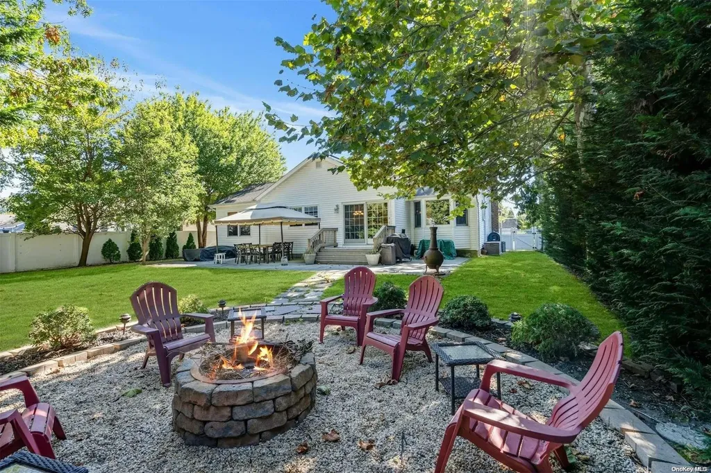 439 Spruce Avenue West Islip NY 11795