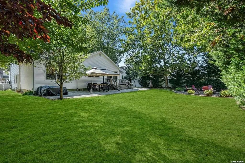 439 Spruce Avenue West Islip NY 11795