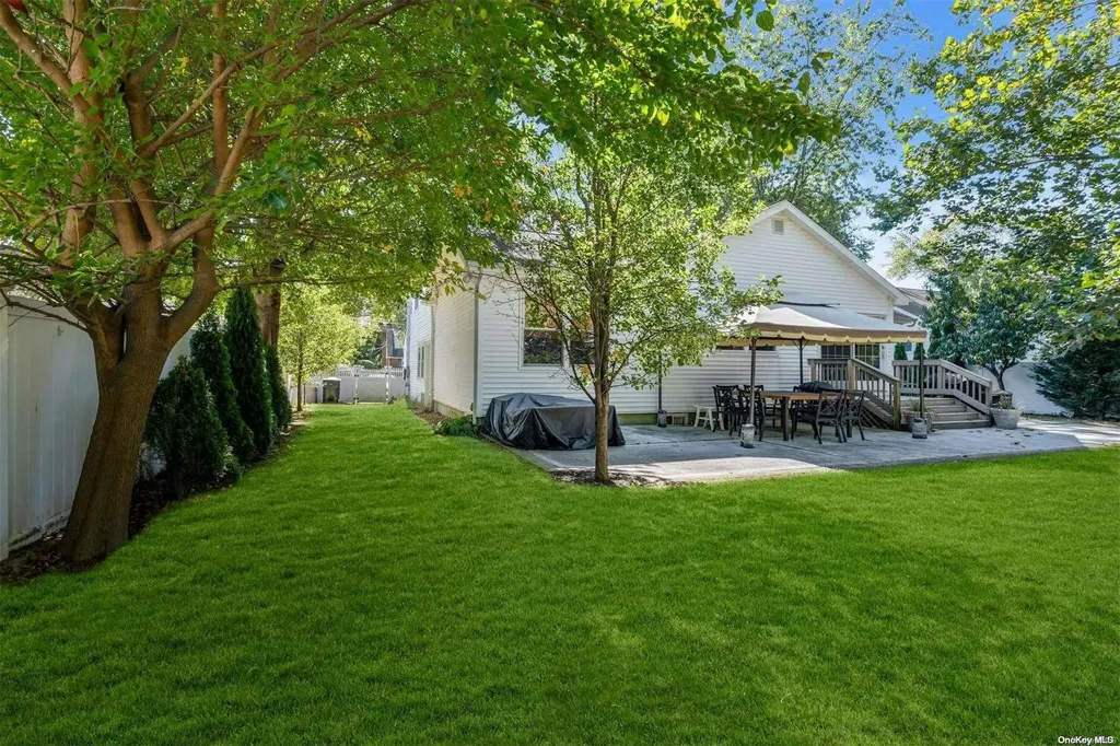 439 Spruce Avenue West Islip NY 11795