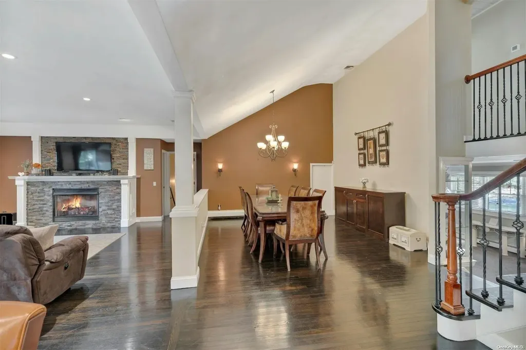 439 Spruce Avenue West Islip NY 11795