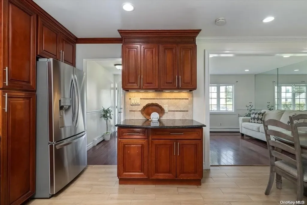 23 Leonard Place Amityville NY 11701