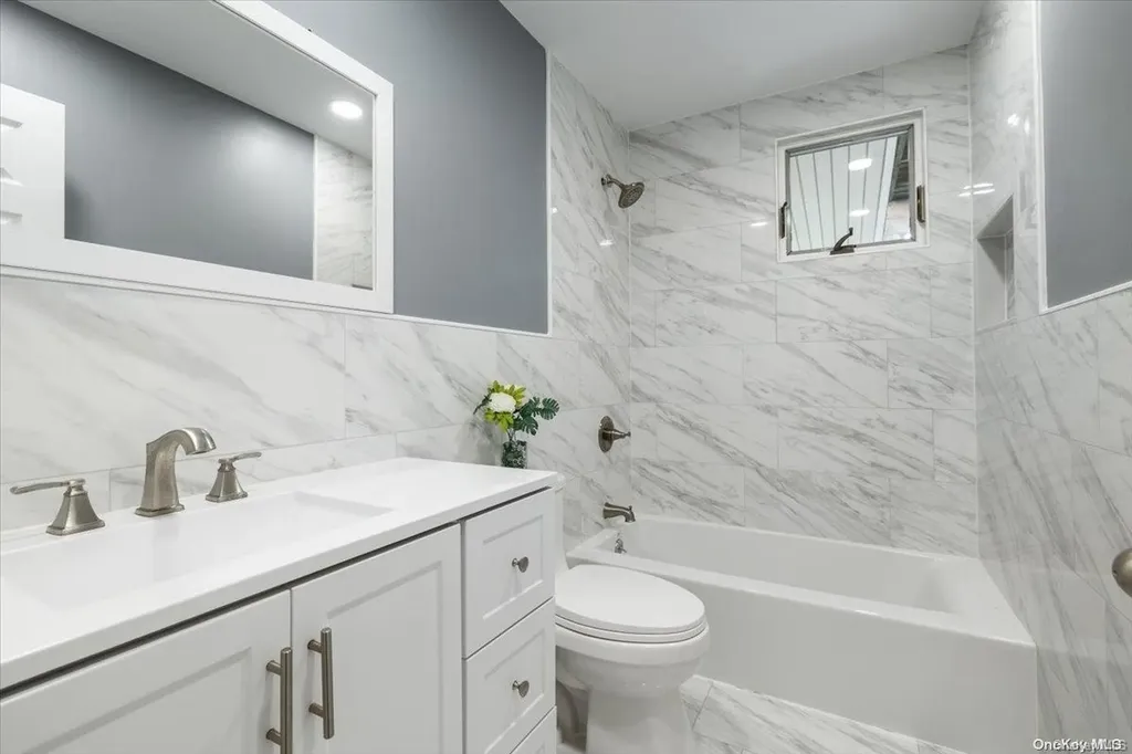 23 Leonard Place Amityville NY 11701