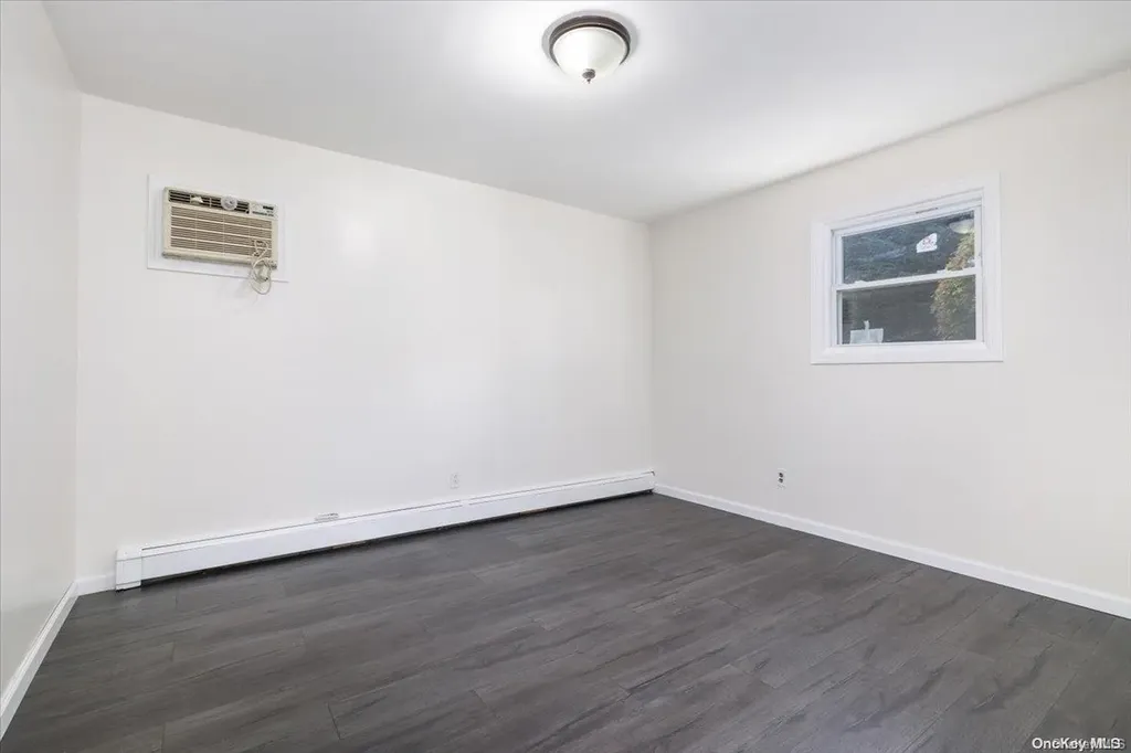 23 Leonard Place Amityville NY 11701