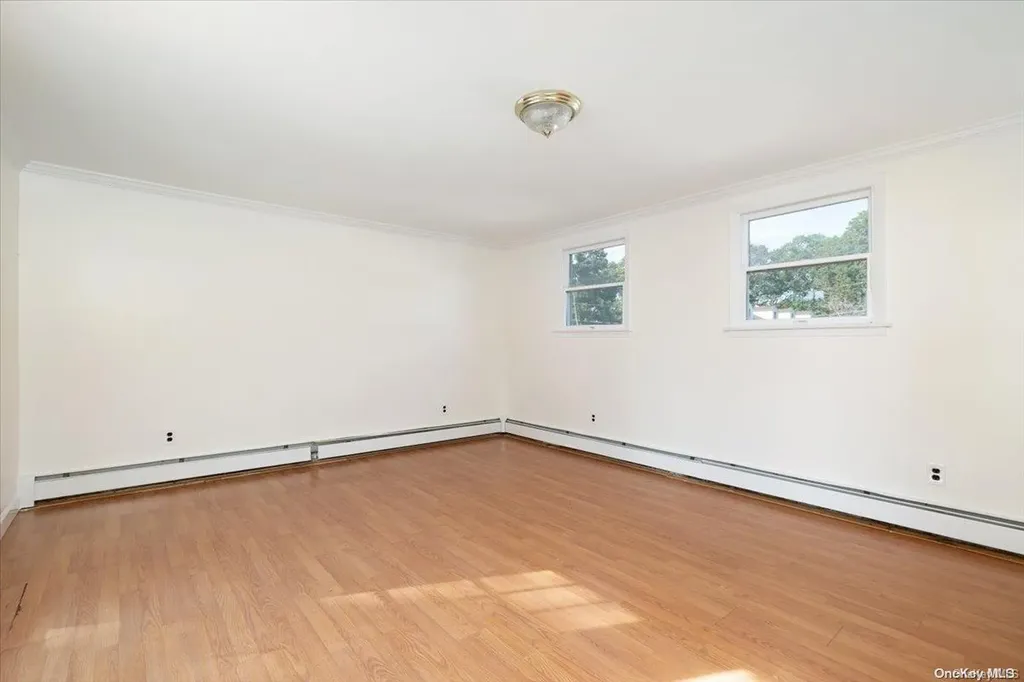 23 Leonard Place Amityville NY 11701