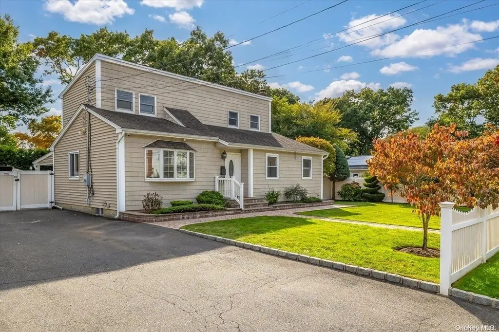 23 Leonard Place Amityville NY 11701