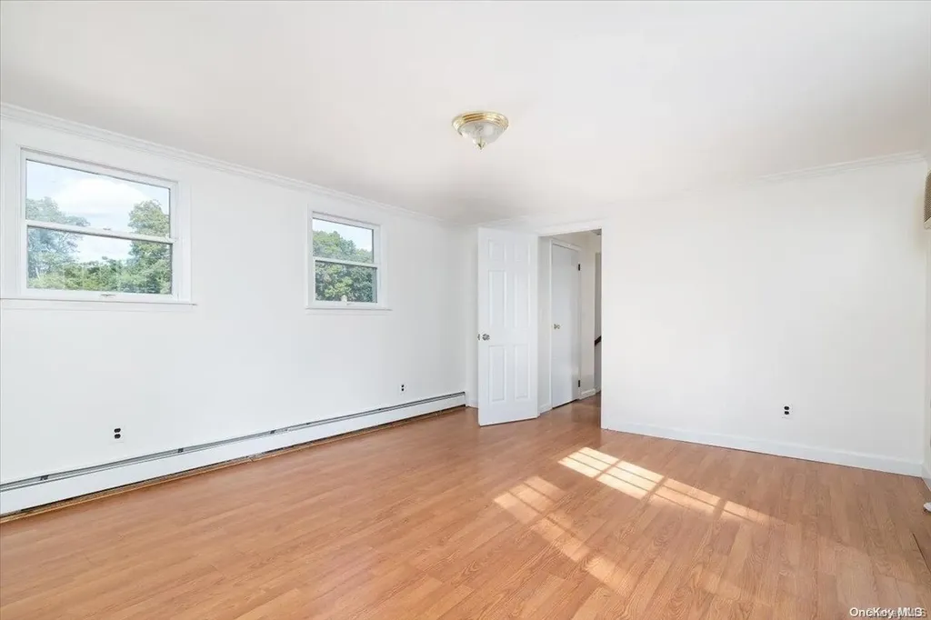 23 Leonard Place Amityville NY 11701