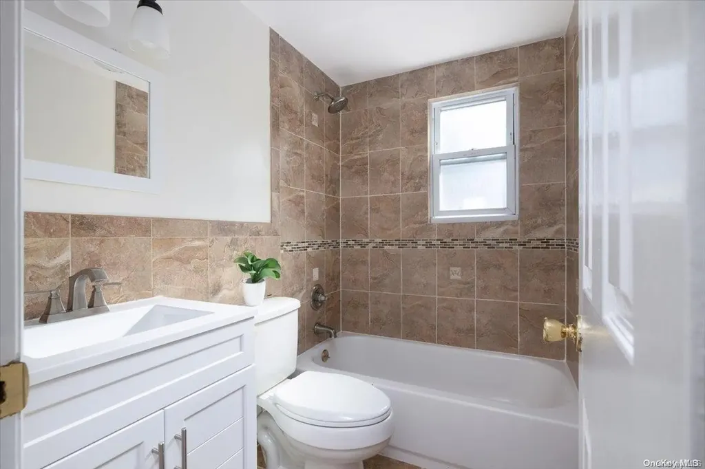 23 Leonard Place Amityville NY 11701