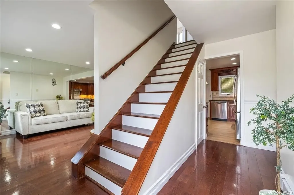 23 Leonard Place Amityville NY 11701