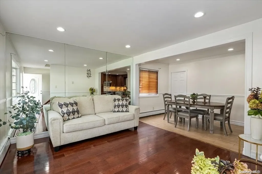 23 Leonard Place Amityville NY 11701
