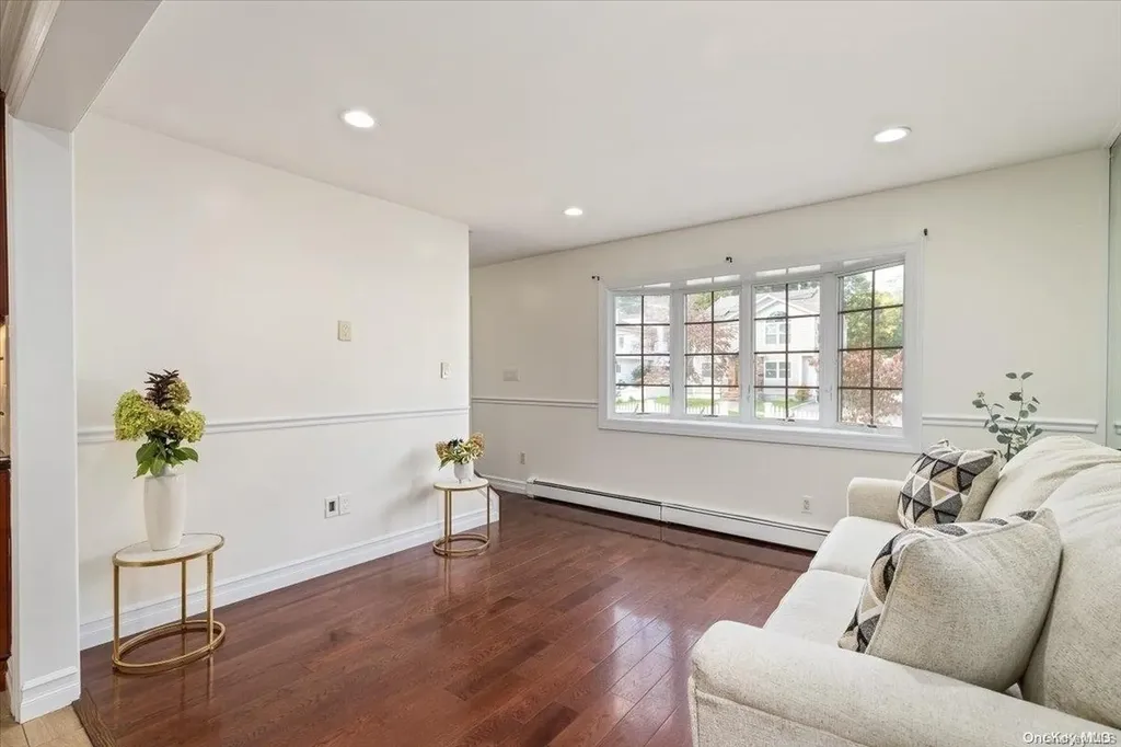 23 Leonard Place Amityville NY 11701
