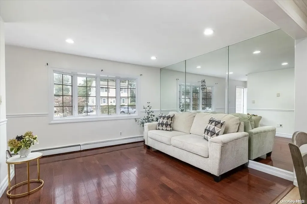 23 Leonard Place Amityville NY 11701