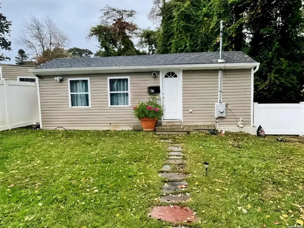 8a Castle Street East Patchogue NY 11772