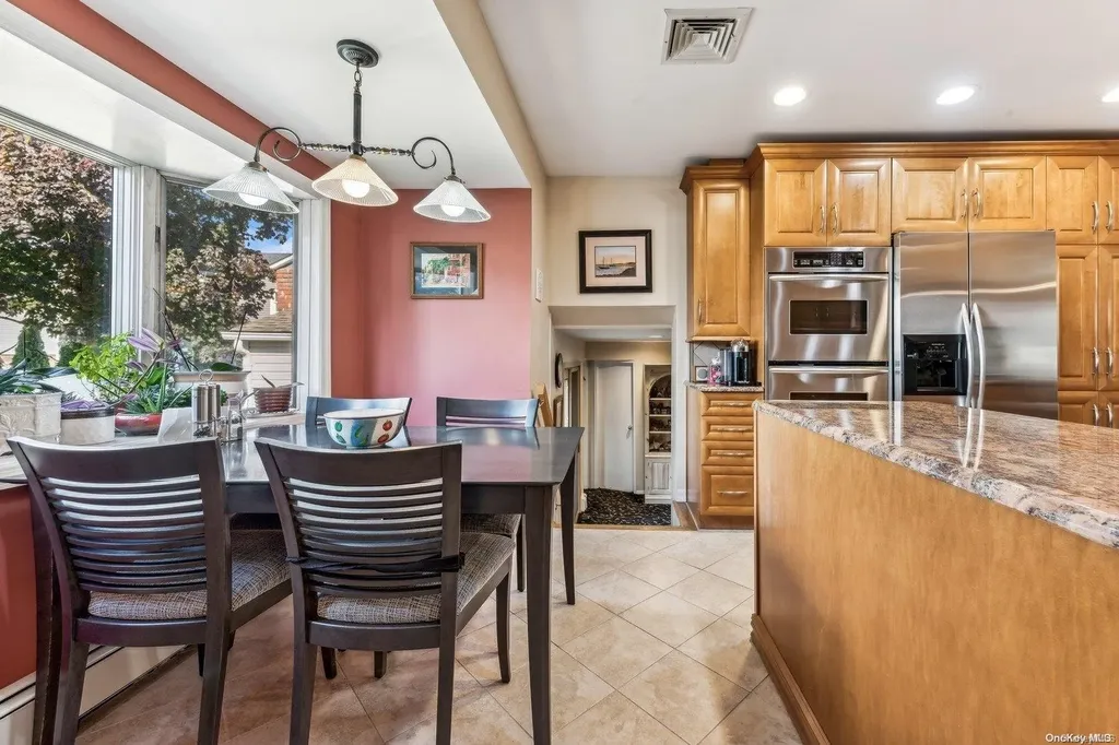 1959 Edward Lane Merrick NY 11566
