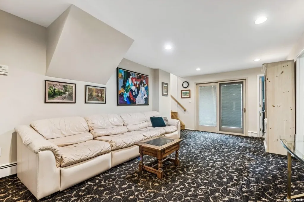 1959 Edward Lane Merrick NY 11566