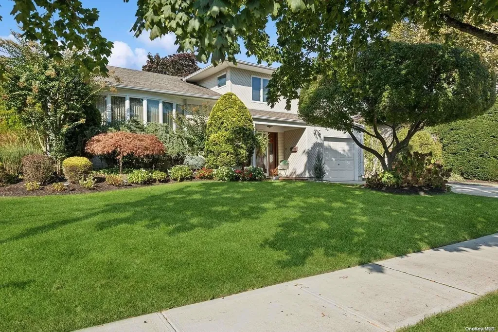 1959 Edward Lane Merrick NY 11566