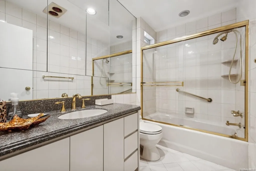 1959 Edward Lane Merrick NY 11566
