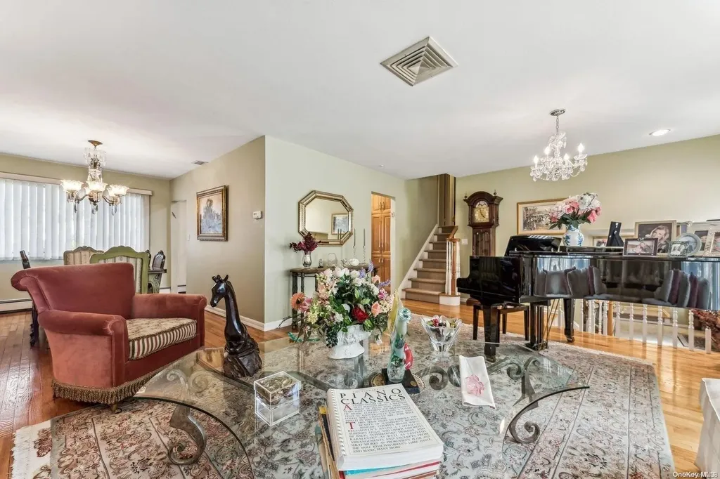 1959 Edward Lane Merrick NY 11566
