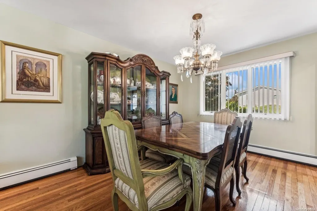1959 Edward Lane Merrick NY 11566
