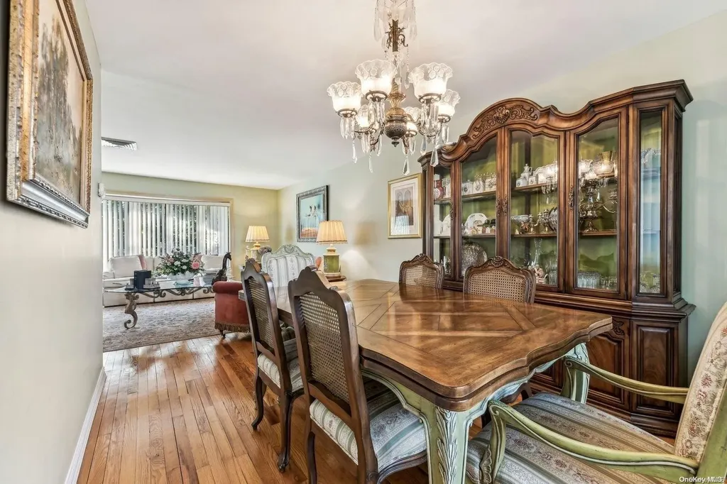 1959 Edward Lane Merrick NY 11566