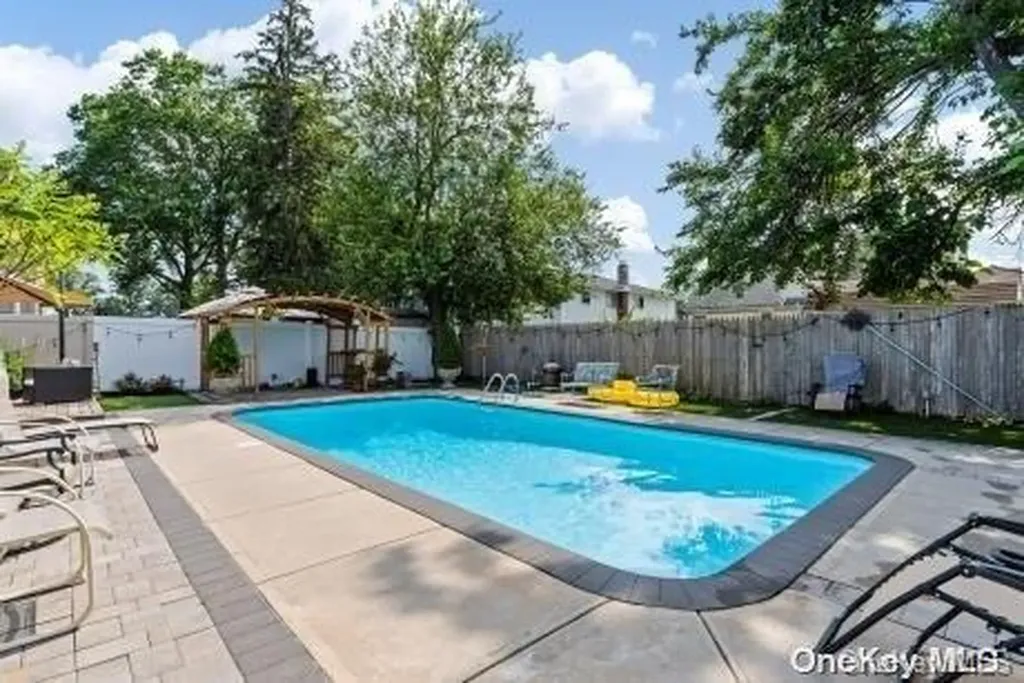 199 State Street Westbury NY 11590