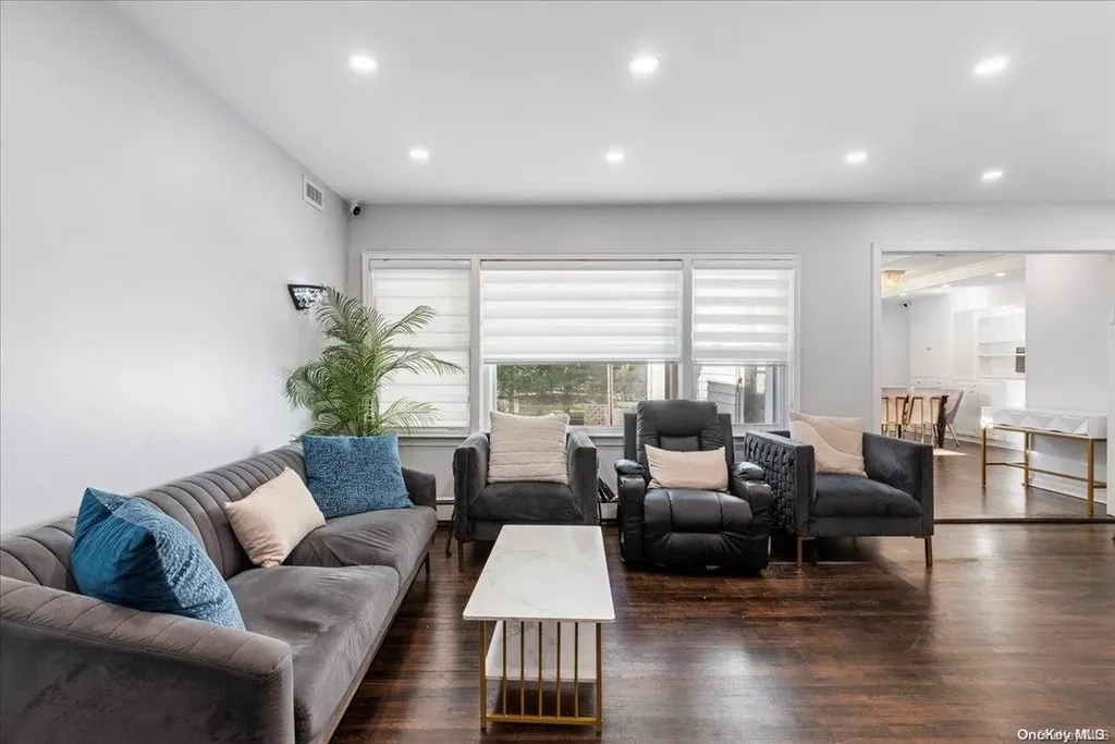 369 Island Avenue Woodmere NY 11598