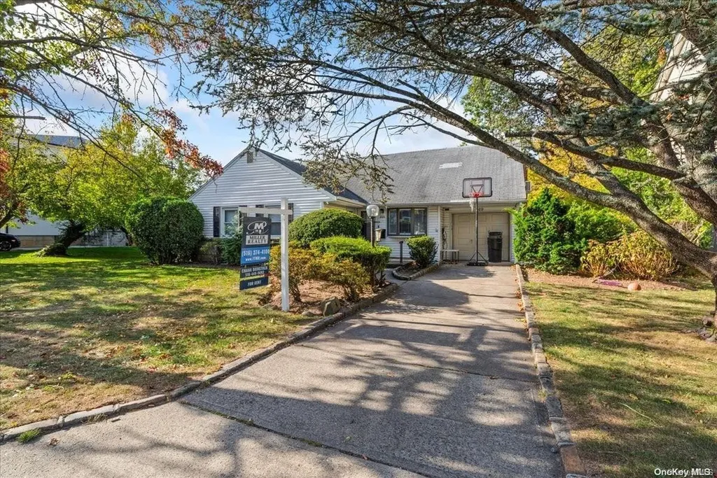 369 Island Avenue Woodmere NY 11598