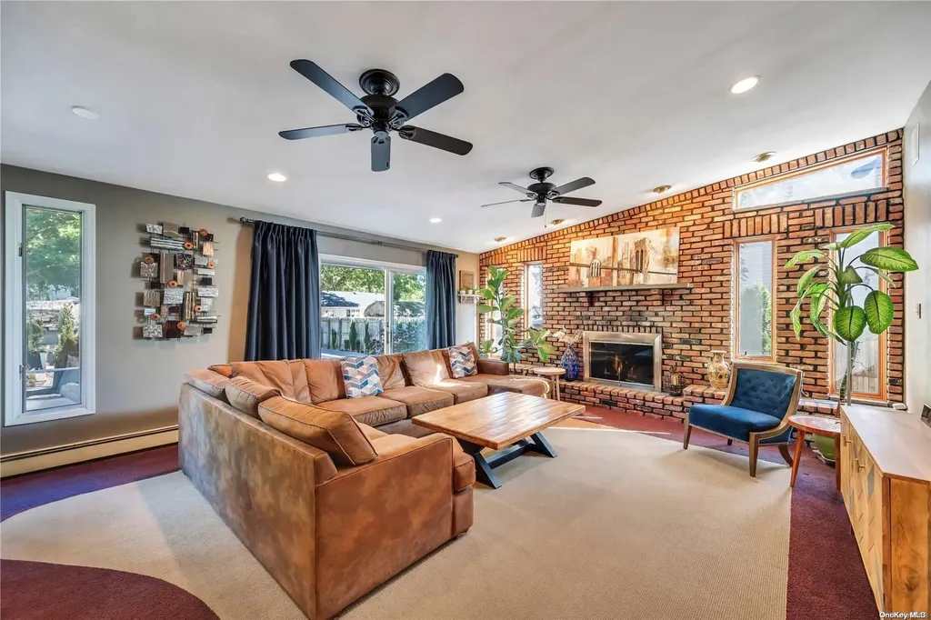 71 Avenue B Holbrook NY 11741