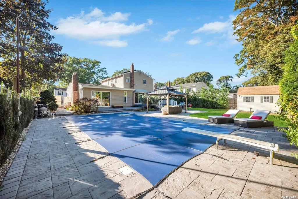71 Avenue B Holbrook NY 11741