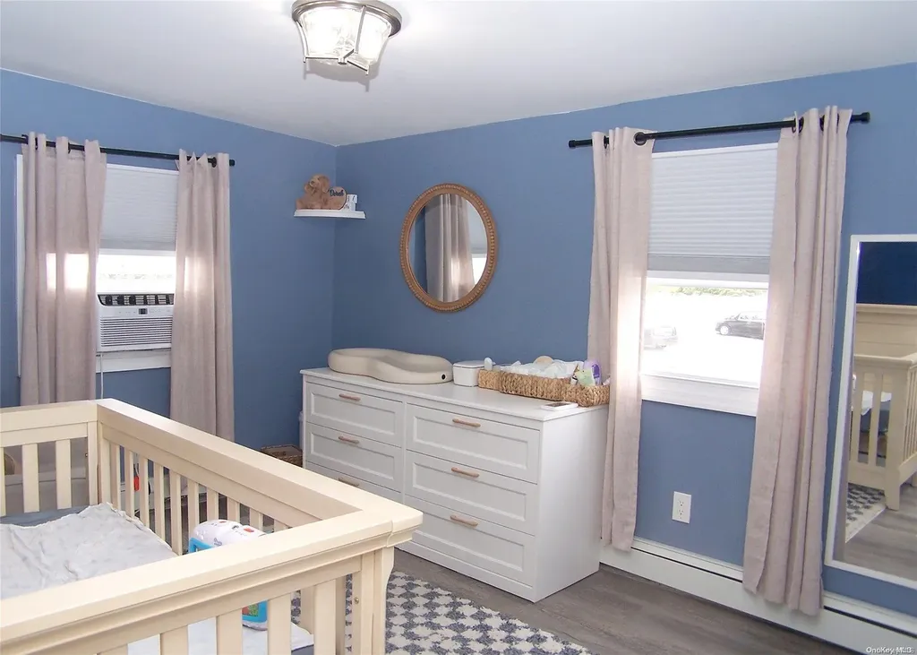 40 E Santa Barbara Road Lindenhurst NY 11757