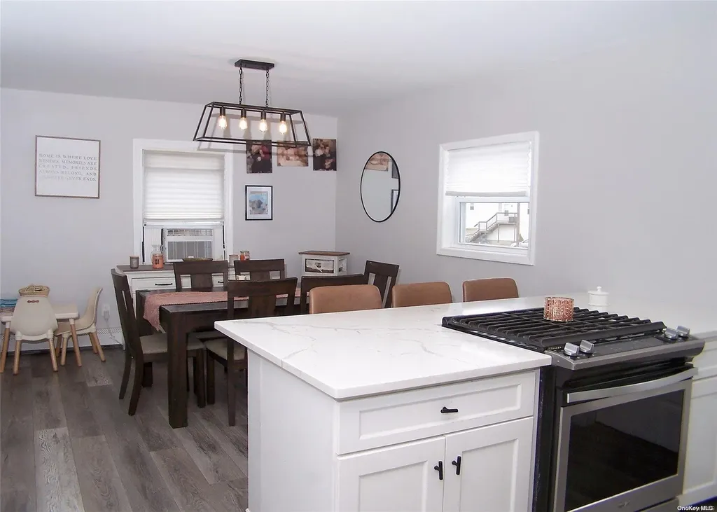 40 E Santa Barbara Road Lindenhurst NY 11757