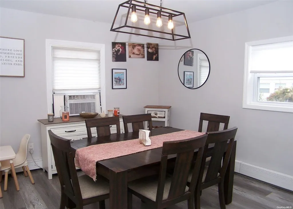 40 E Santa Barbara Road Lindenhurst NY 11757