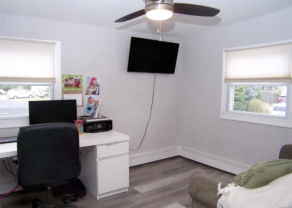 40 E Santa Barbara Road Lindenhurst NY 11757