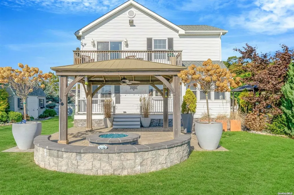 10 Stuart Avenue Amityville NY 11701