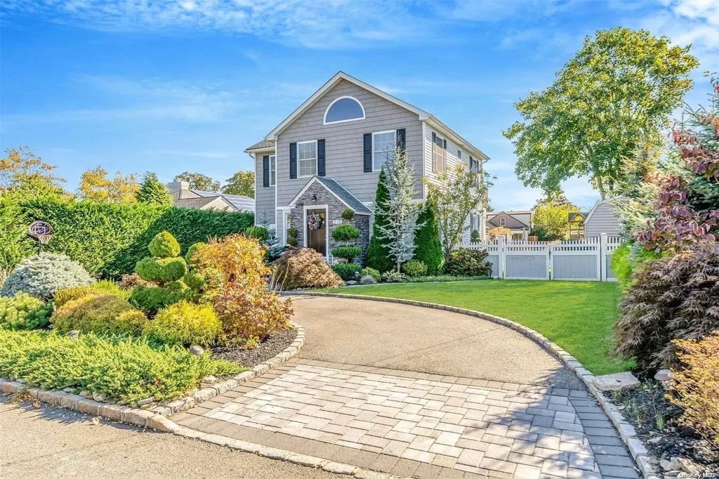 10 Stuart Avenue Amityville NY 11701