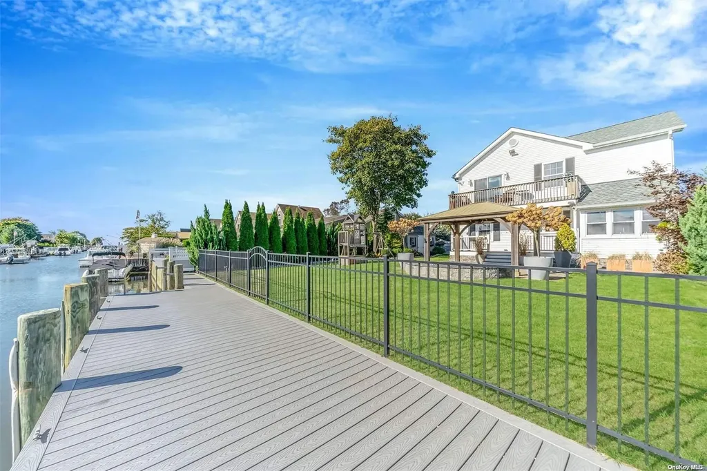 10 Stuart Avenue Amityville NY 11701
