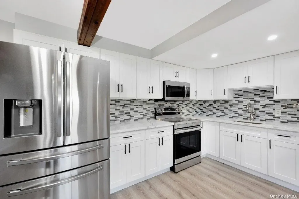 112 Silverleaf Lane Islandia NY 11749