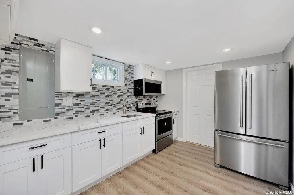 112 Silverleaf Lane Islandia NY 11749