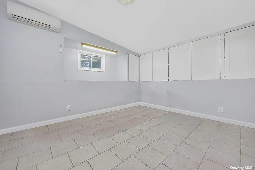 112 Silverleaf Lane Islandia NY 11749