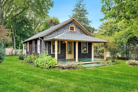 546 Abrahams Path Amagansett NY 11930