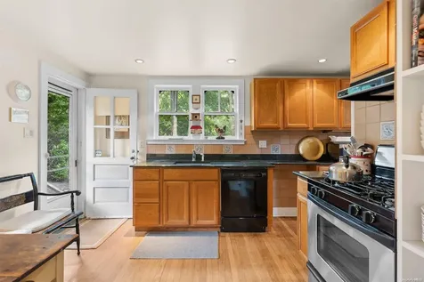 546 Abrahams Path Amagansett NY 11930