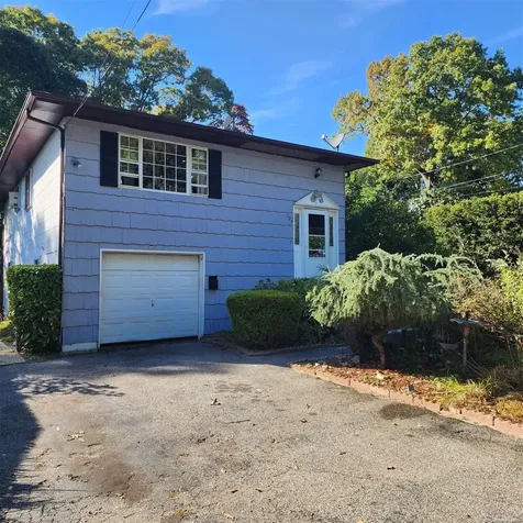 104 Frederick Avenue Babylon NY 11702