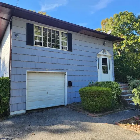 104 Frederick Avenue Babylon NY 11702