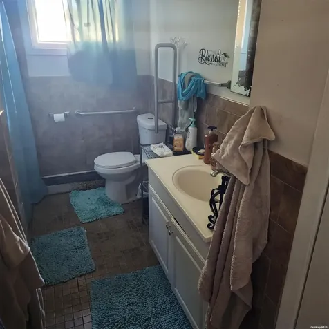 104 Frederick Avenue Babylon NY 11702