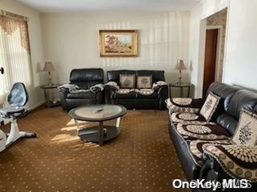 79-05 259th Street Floral Park NY 11004