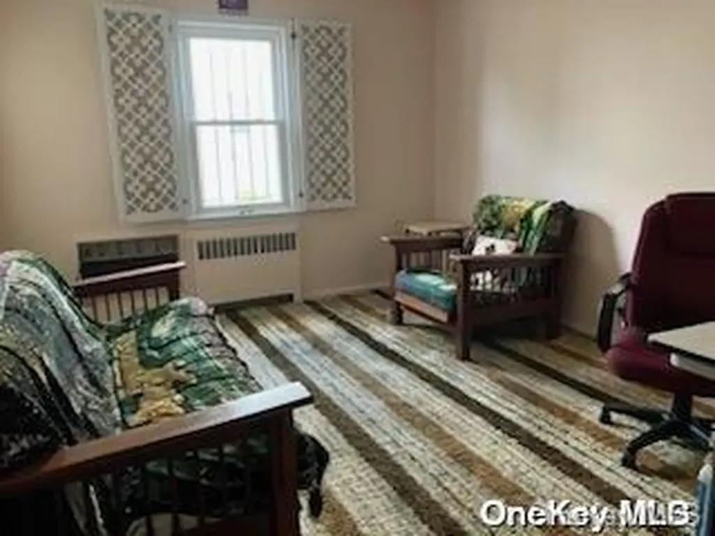 79-05 259th Street Floral Park NY 11004