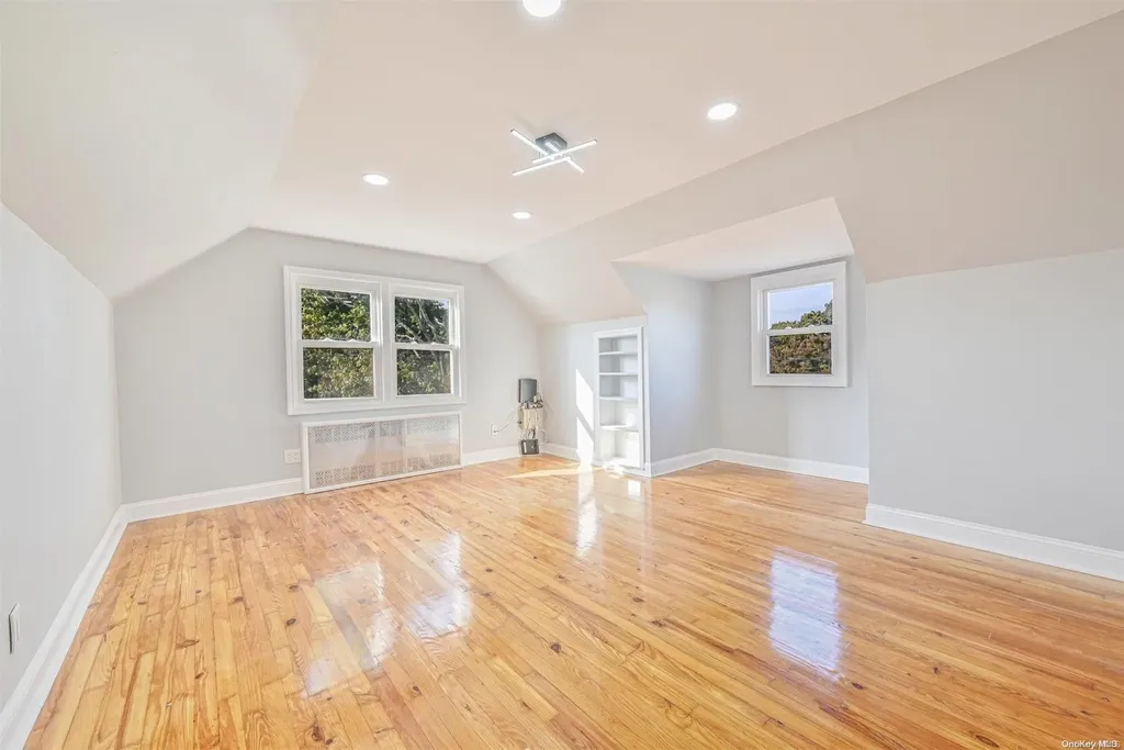 6 Fairmount Street Valley Stream NY 11580