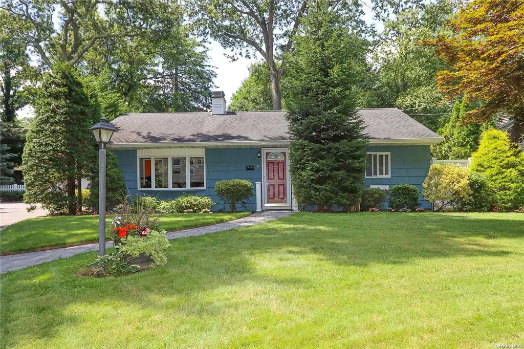 6 Walnut Place Huntington NY 11743