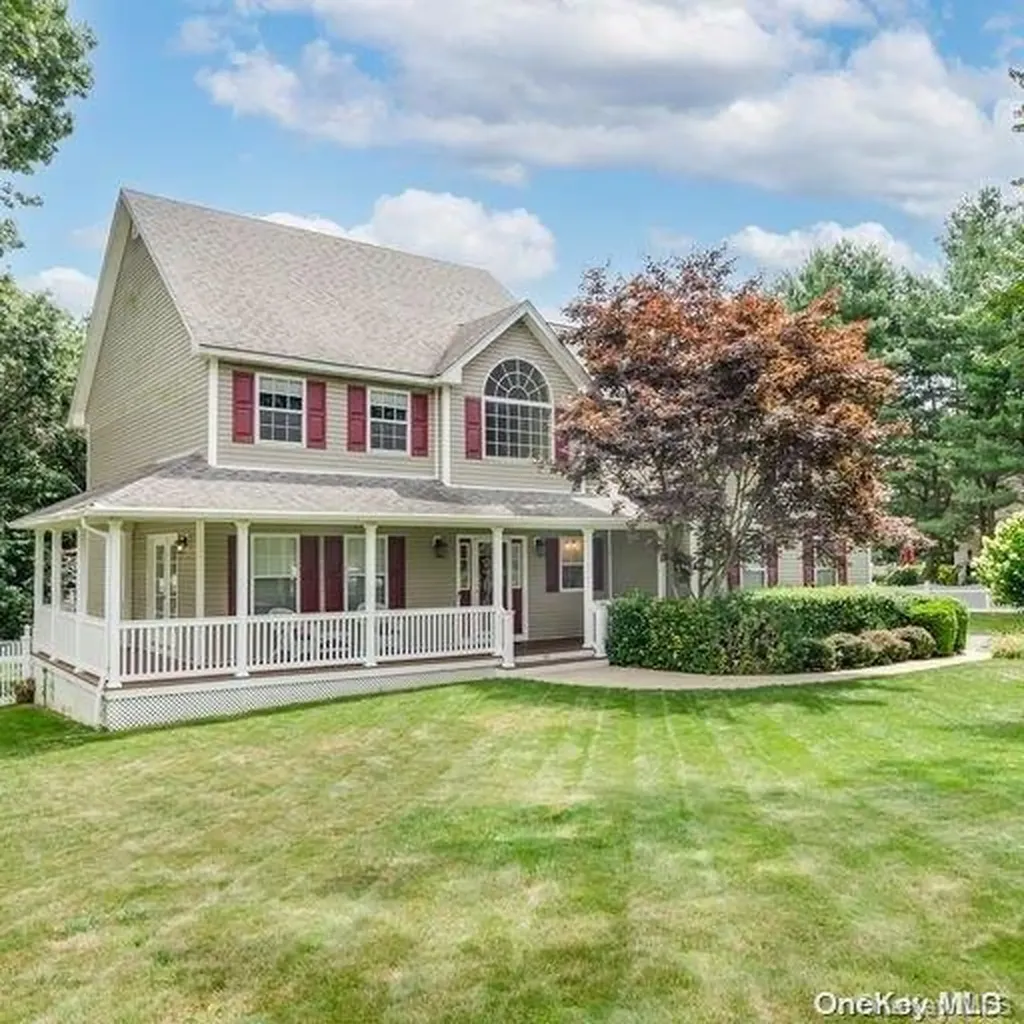 65 Cobblestone Drive Shoreham NY 11786