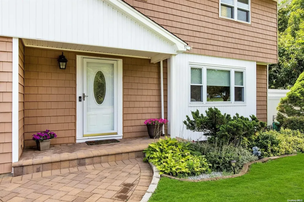 42 Sandy Hollow Drive Smithtown NY 11787
