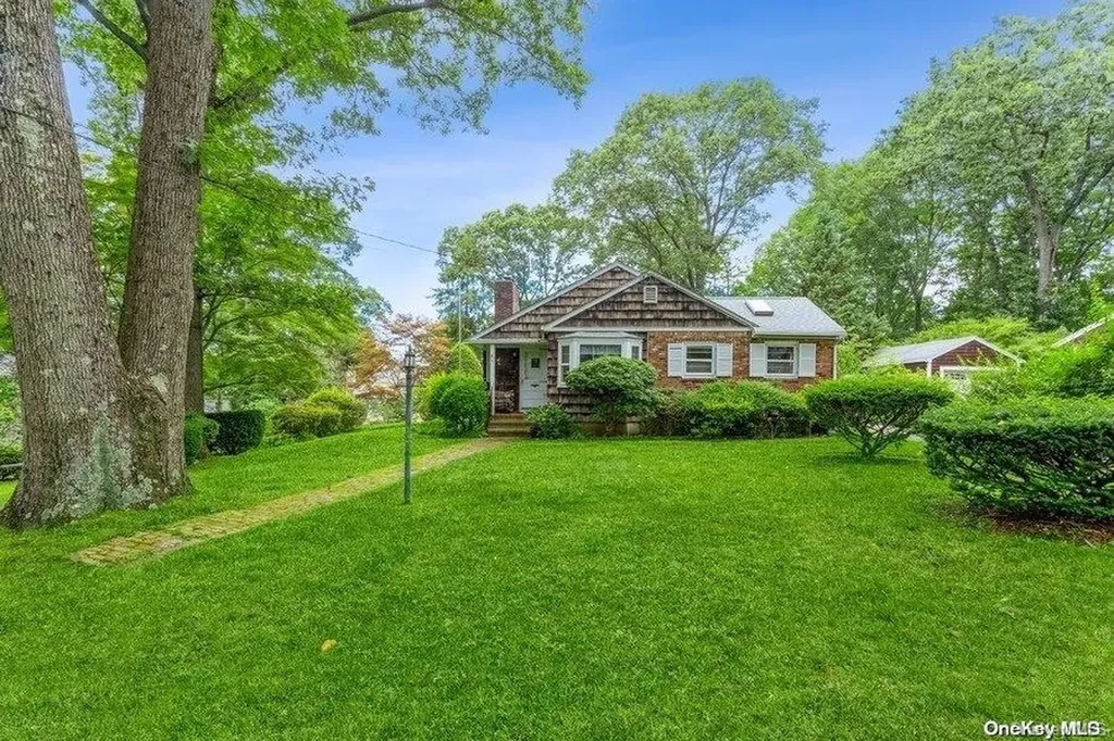 9 Walnut Place Huntington NY 11743